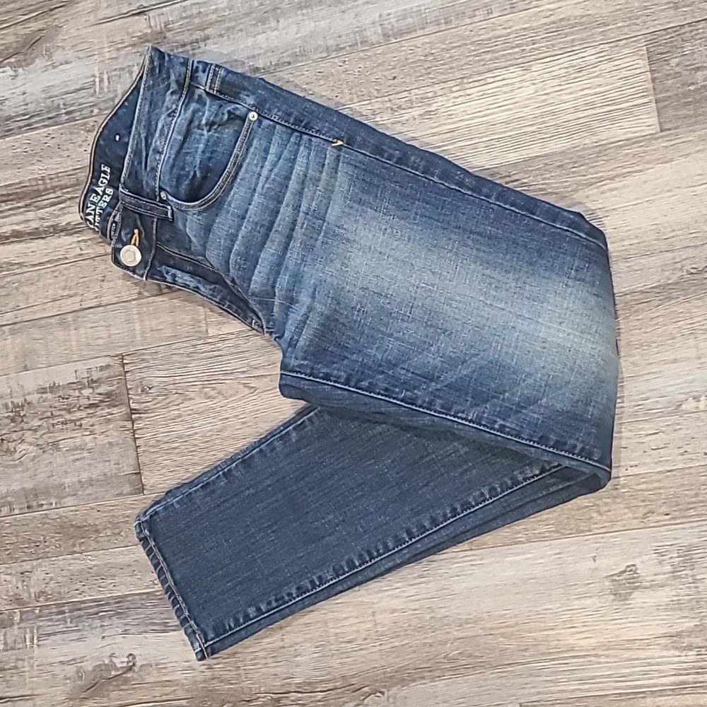 American Eagle "Skinny Jeans"‎ Size 6| Medium Wash​ - Picture 3 of 5